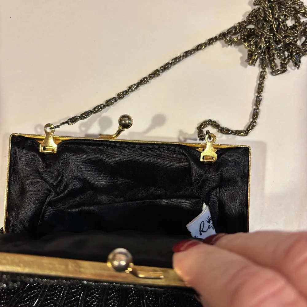 La Regale Black Beaded Shell Evening Clutch‎ Bag Vintage Kiss Lock Formal Purse